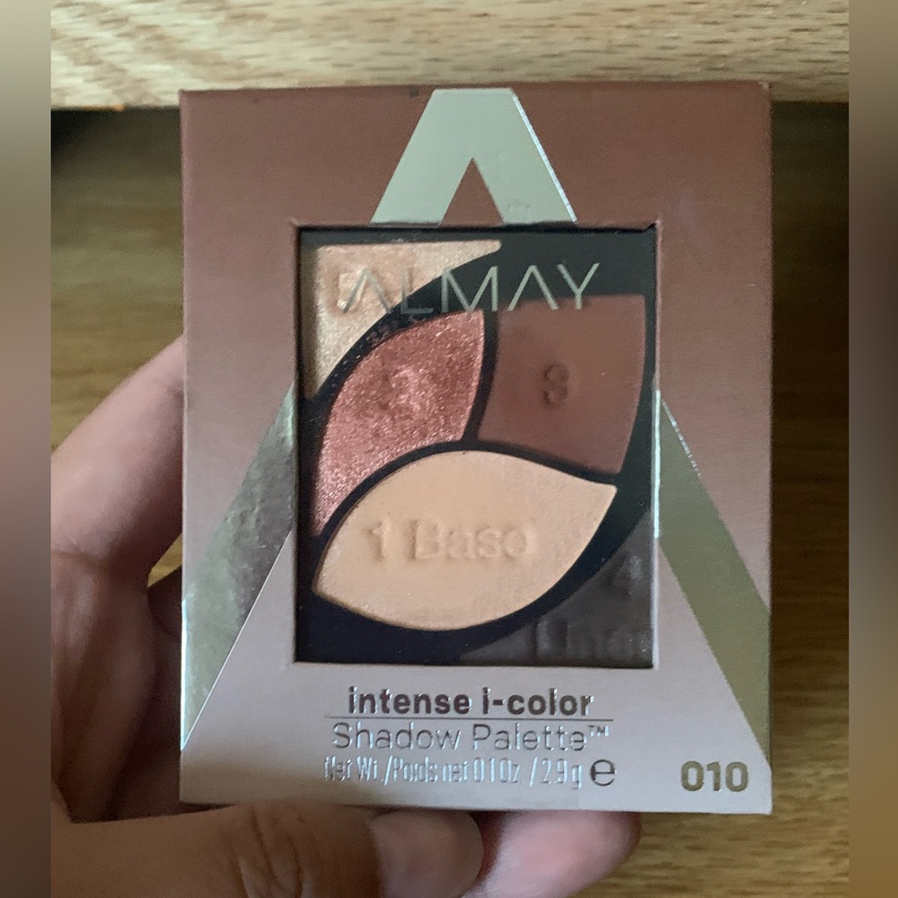 Almay brown/nude shades of eye shadow